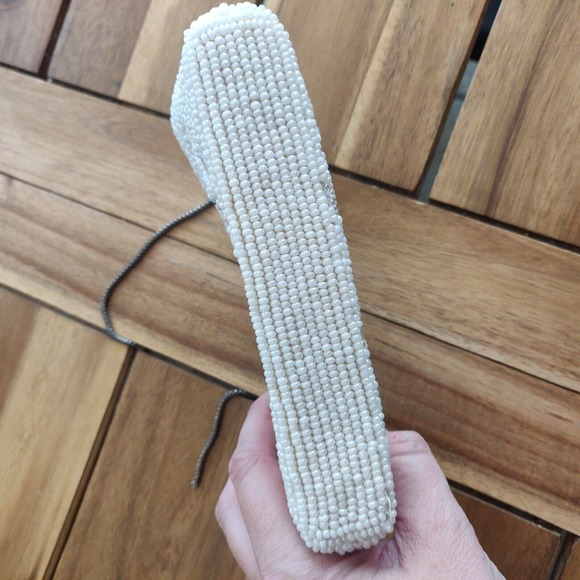 Vintage 1970’s Handbag Clutch White Beaded Chain Small. - Picture 6 of 6